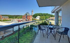 Eleganckie Apartamenty Sun Seasons 24 Blisko Plaży z Parkingiem by Noclegi Renters